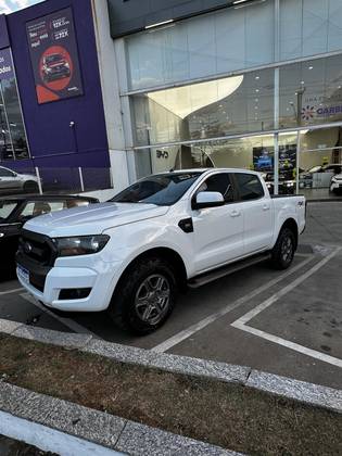 FORD RANGER 2.2 XLS 4X4 CD 16V DIESEL 4P AUTOMÁTICO